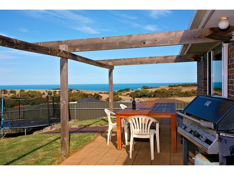 16 Blue Whale Court, Encounter Bay SA 5211