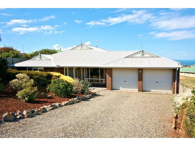 16 Blue Whale Court, Encounter Bay SA 5211