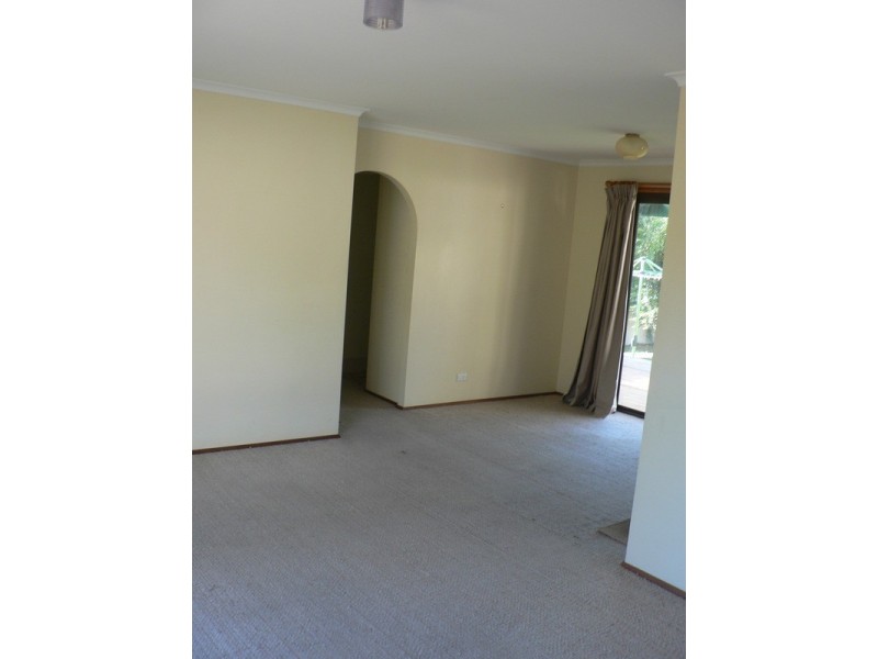 2 Oxford  Avenue, Victor Harbor SA 5211