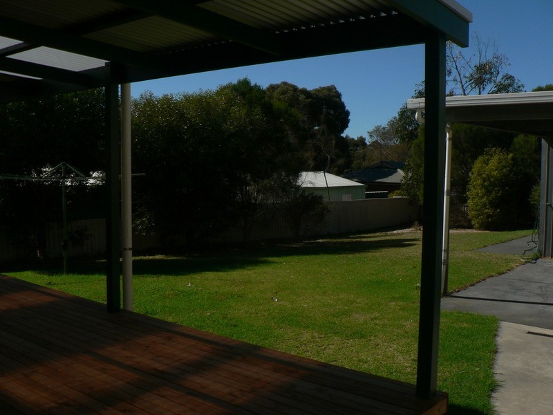 2 Oxford  Avenue, Victor Harbor SA 5211