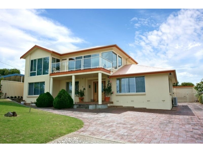 5 View Road, Victor Harbor SA 5211