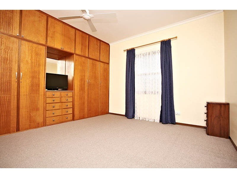 5 Bond Avenue, Victor Harbor SA 5211