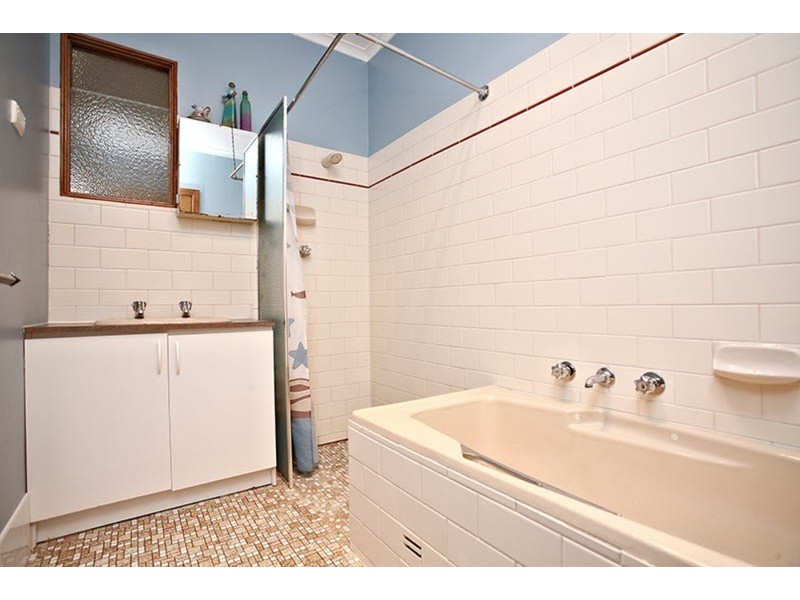 5 Bond Avenue, Victor Harbor SA 5211