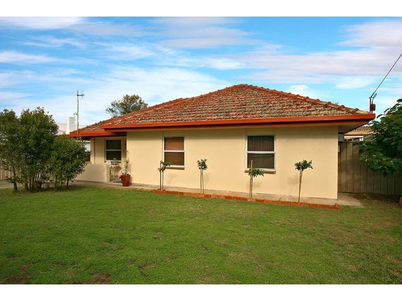 5 Bond Avenue, Victor Harbor SA 5211