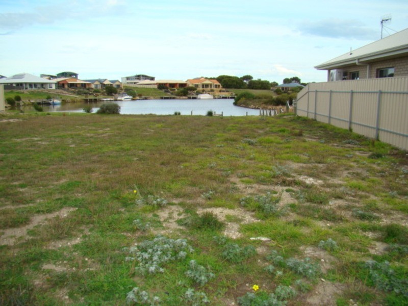 35 Wentworth Parade, Hindmarsh Island SA 5214