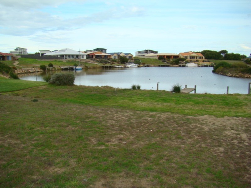 35 Wentworth Parade, Hindmarsh Island SA 5214