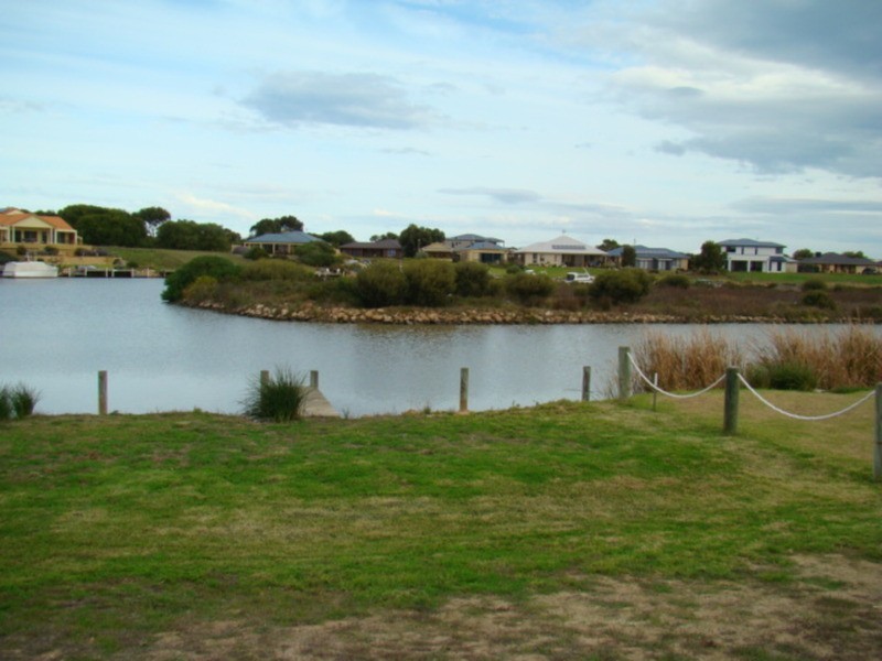 35 Wentworth Parade, Hindmarsh Island SA 5214