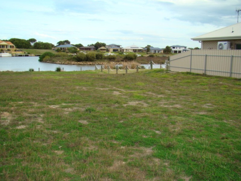 35 Wentworth Parade, Hindmarsh Island SA 5214