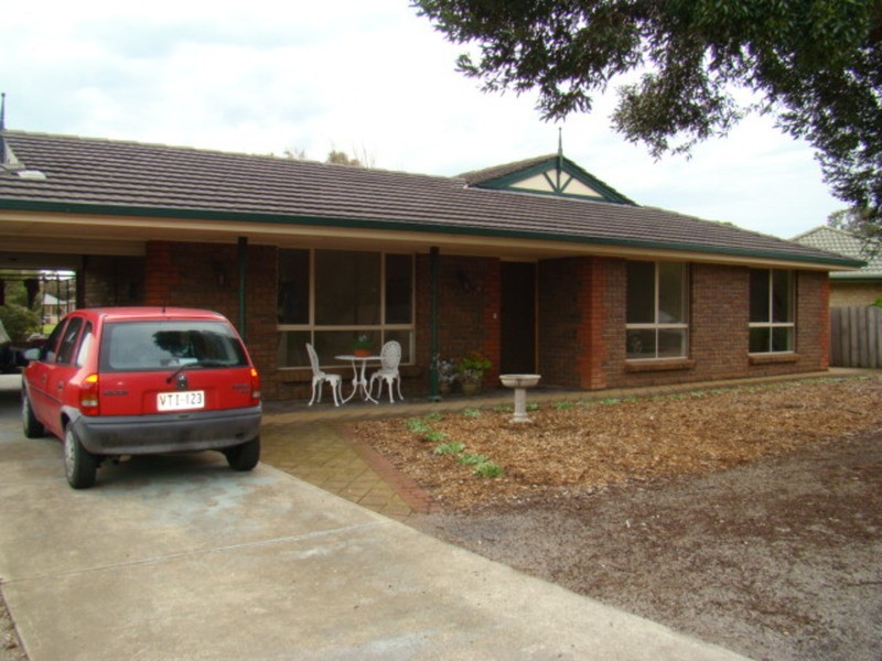 18 Henry  Street, Port Elliot SA 5212