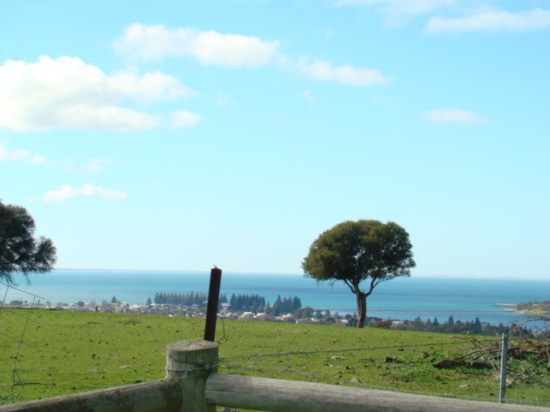 112 Glassenbury Drive, Encounter Bay SA 5211