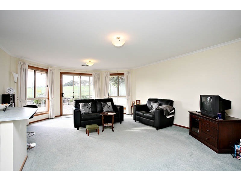 16 Riverway Court, Mccracken SA 5211