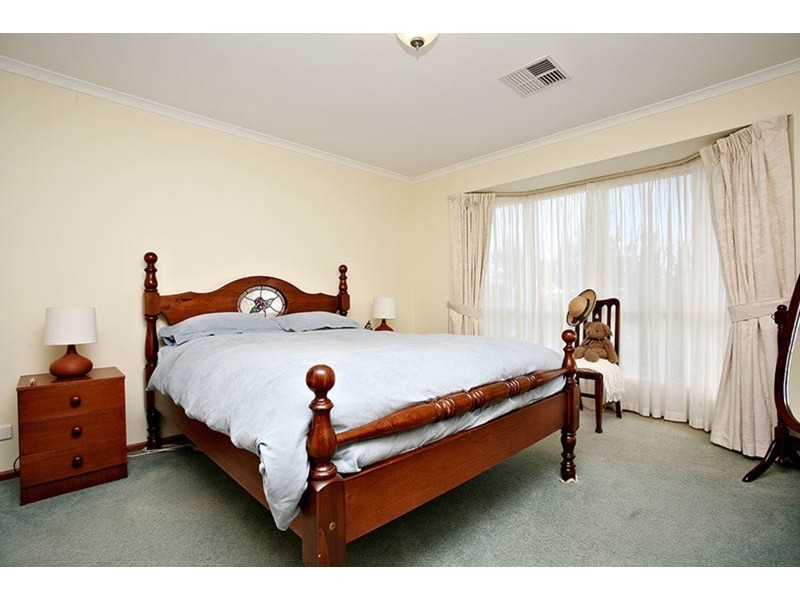 16 Riverway Court, Mccracken SA 5211