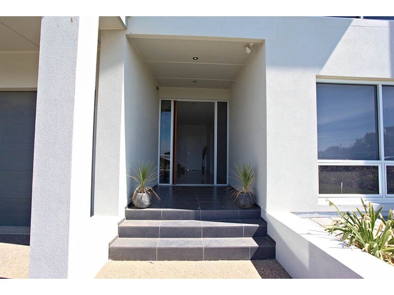 11 Wright Terrace, Encounter Bay SA 5211