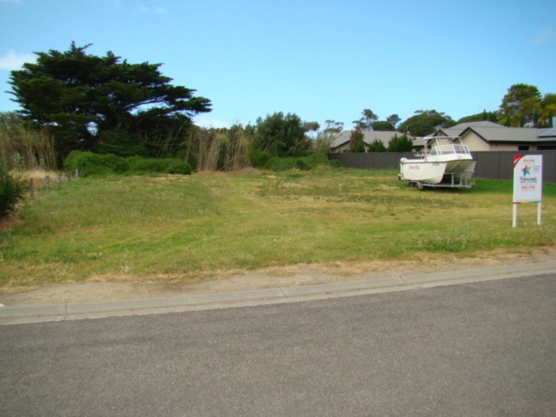 9 Russell Street, Encounter Bay SA 5211