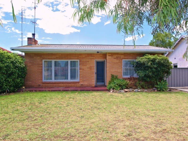 13 Forrest Street, Victor Harbor SA 5211