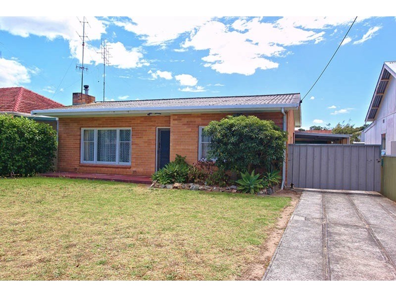 13 Forrest Street, Victor Harbor SA 5211