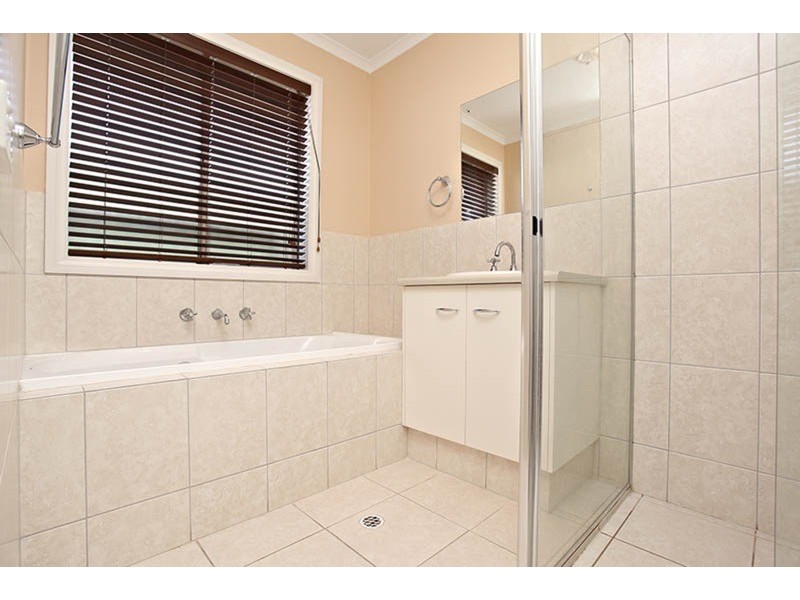 27 Rymill Avenue, Encounter Bay SA 5211