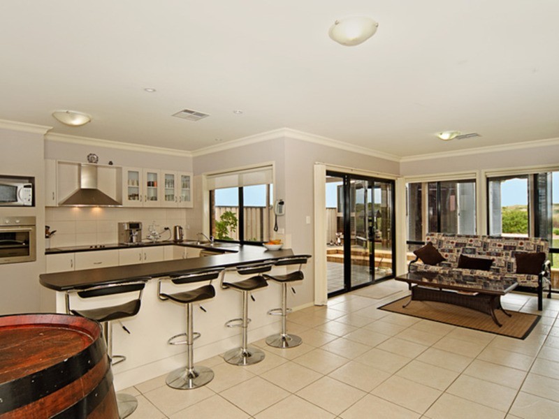 122 Excelsior Parade, Hindmarsh Island SA 5214