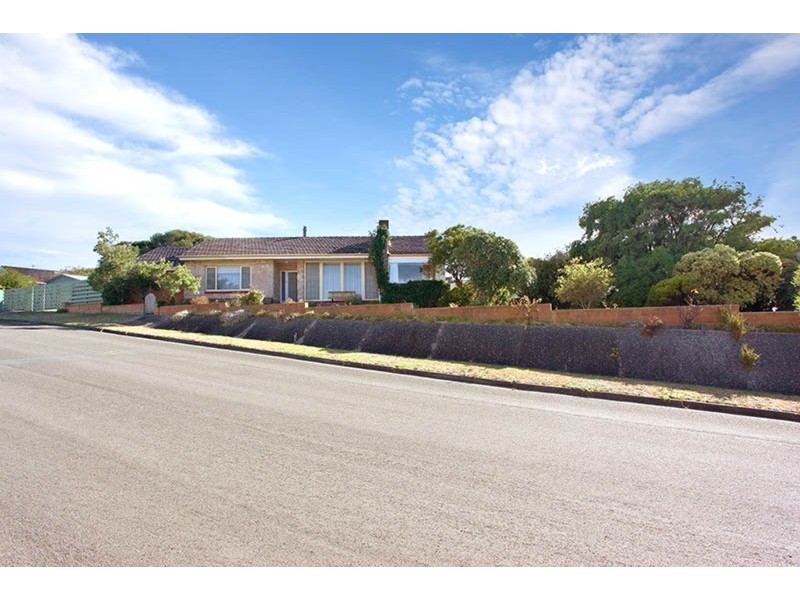 2 Antrim Street, Mccracken SA 5211