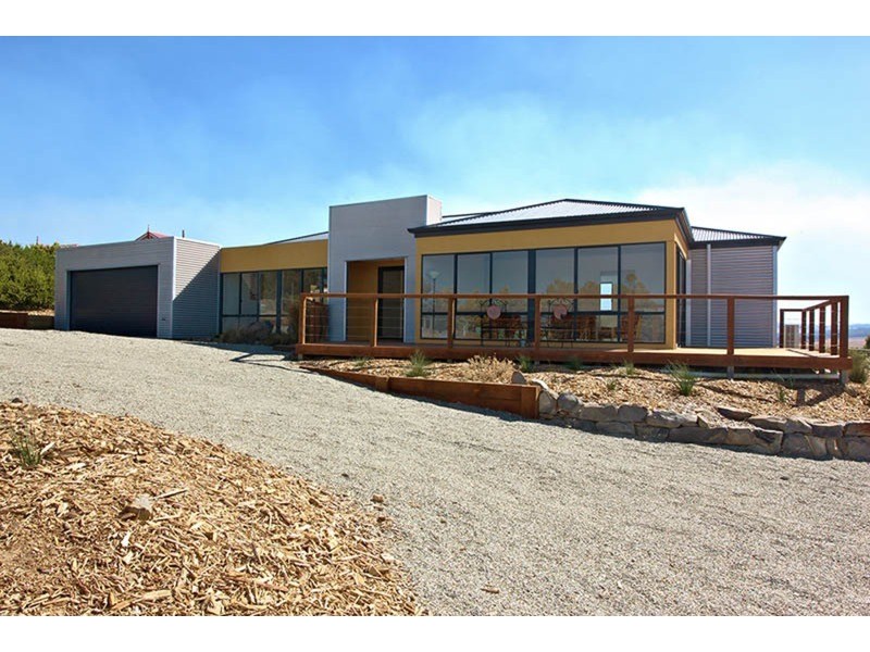 24 Tjilbruke Drive, Victor Harbor SA 5211