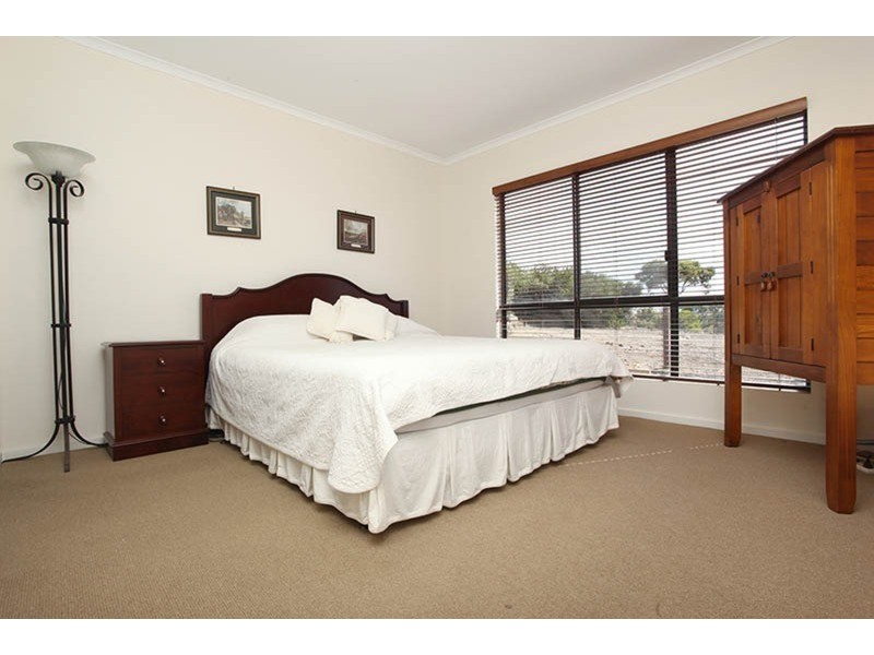 24 Tjilbruke Drive, Victor Harbor SA 5211