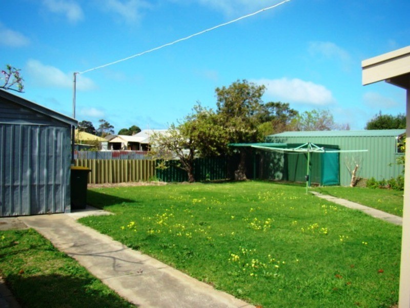 8 Churchill Road, Victor Harbor SA 5211