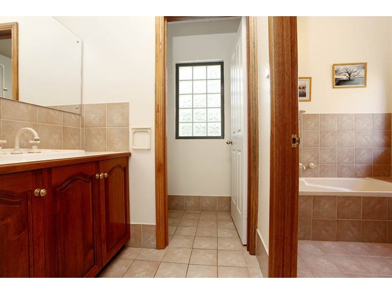 64 Warland Avenue, Victor Harbor SA 5211