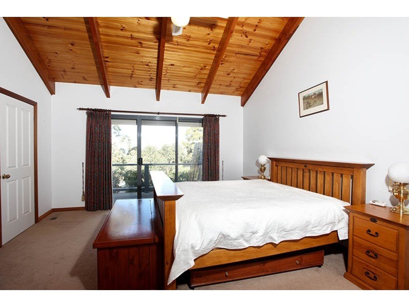 64 Warland Avenue, Victor Harbor SA 5211