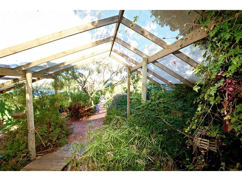 64 Warland Avenue, Victor Harbor SA 5211