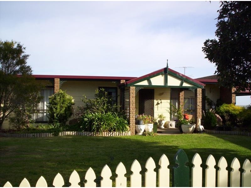 26 Hyde Avenue, Meningie SA 5264