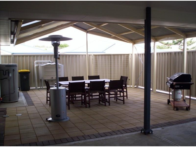 - Baker Street, Meningie SA 5264