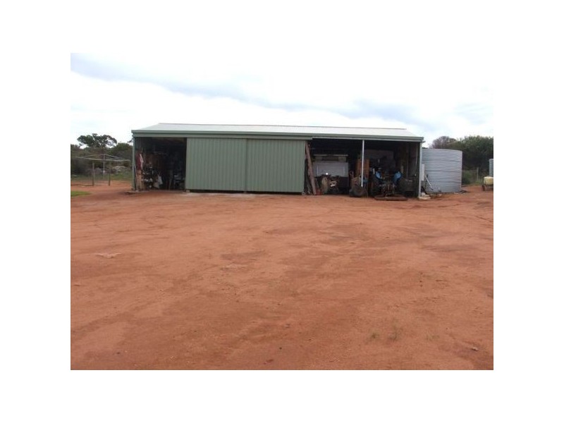 Sec 215 Cnr Sedan Road & Blanchetown Road, Sedan SA 5353