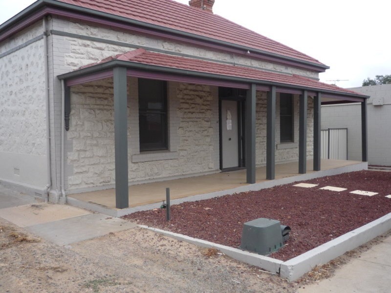 24 Adelaide Road, Murray Bridge SA 5253