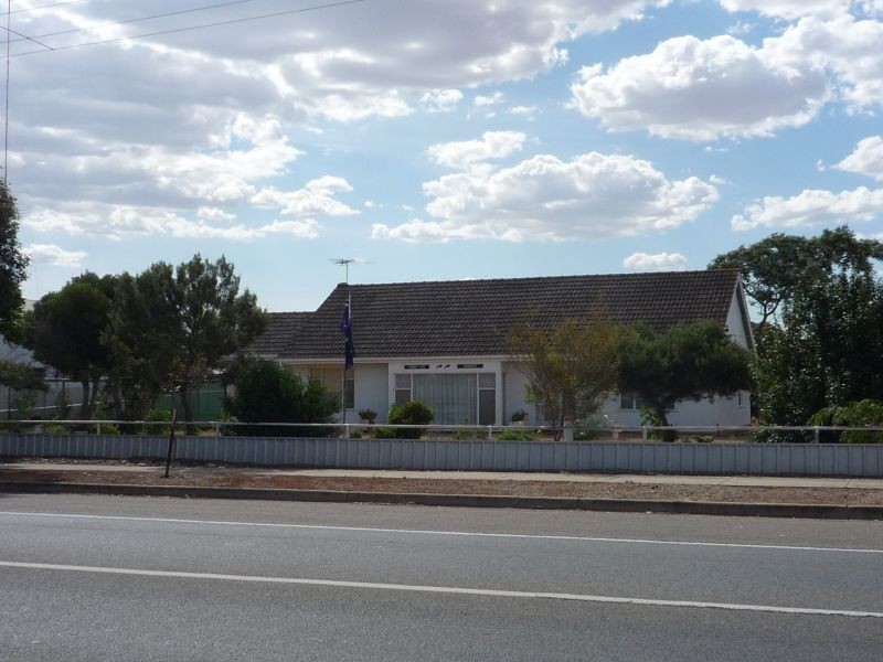 215 Adelaide Road, Murray Bridge SA 5253