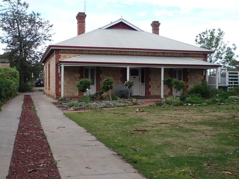 94 Adelaide Road, Murray Bridge SA 5253