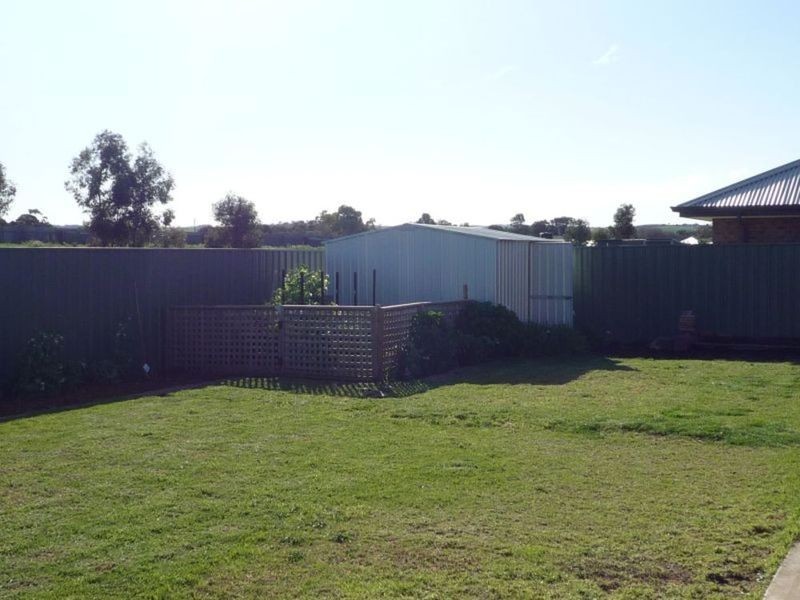 12 Strathoak Crescent, Strathalbyn SA 5255