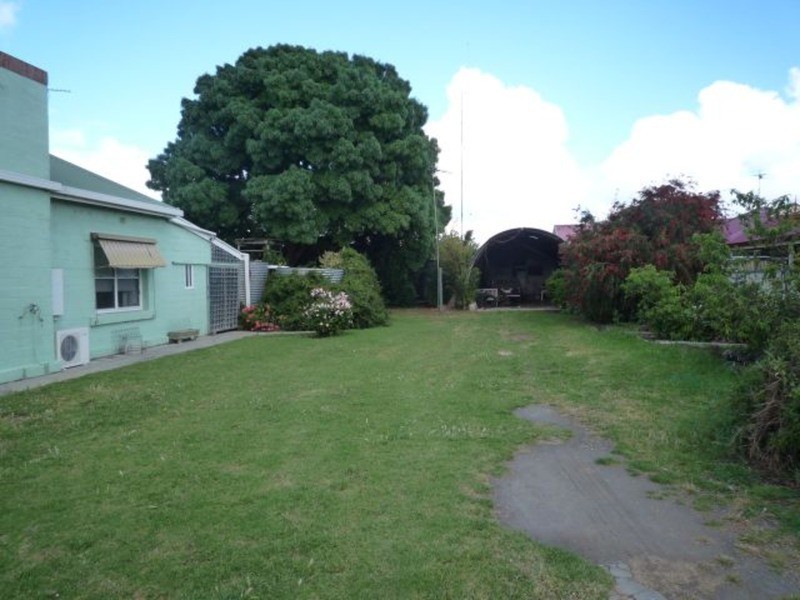 27 Bonney Street, Meningie SA 5264