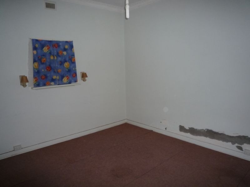 27 Bonney Street, Meningie SA 5264