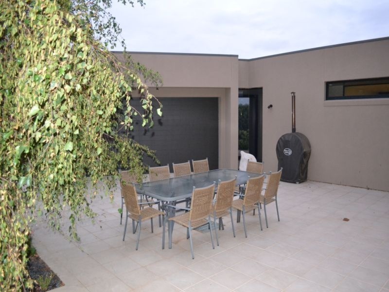 12 Queen Louisa Drive, Murray Bridge SA 5253