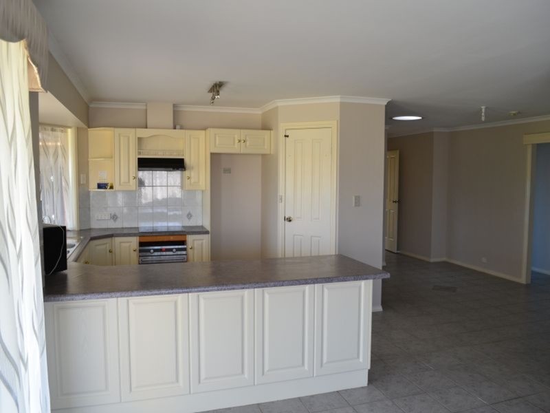 148 Sir John Cowan Avenue, Murray Bridge SA 5253