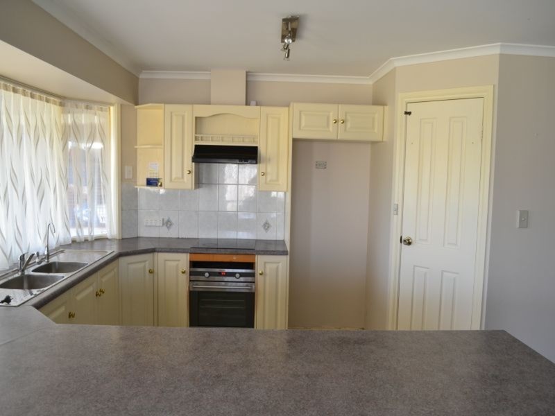 148 Sir John Cowan Avenue, Murray Bridge SA 5253