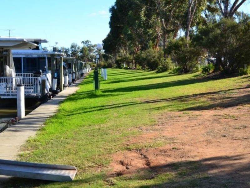 24 Kia Marina, Mannum SA 5238