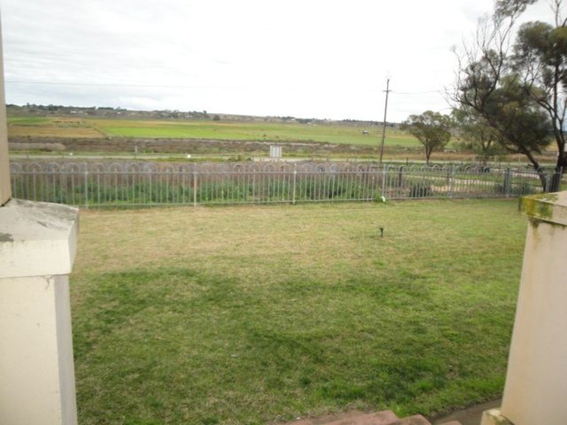 - Bells Road, Monteith SA 5254