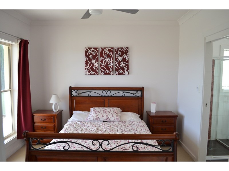 24 Queen Louisa  Drive, Murray Bridge SA 5253