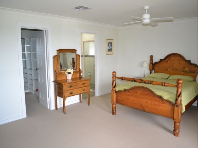 24 Queen Louisa  Drive, Murray Bridge SA 5253
