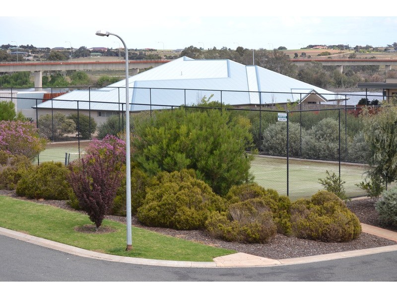 24 Queen Louisa  Drive, Murray Bridge SA 5253