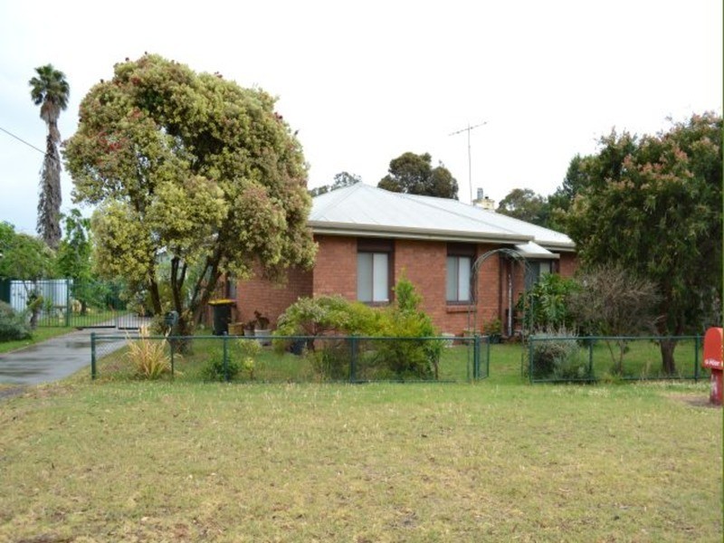 21 Albert  Road, Meningie SA 5264