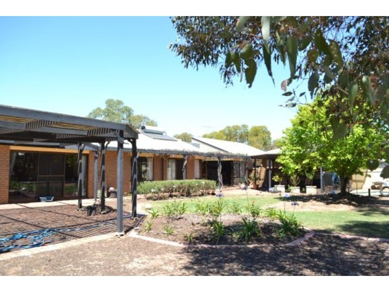 32 Sir John Cowan Avenue, Murray Bridge SA 5253