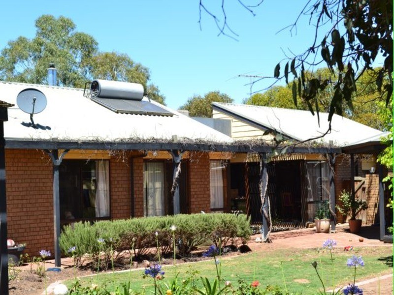 32 Sir John Cowan Avenue, Murray Bridge SA 5253