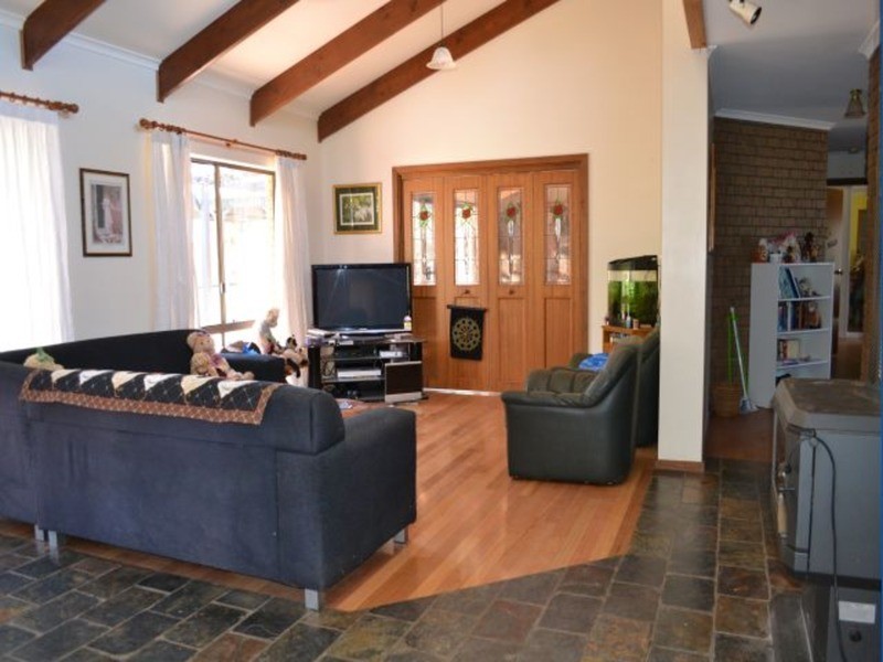 32 Sir John Cowan Avenue, Murray Bridge SA 5253
